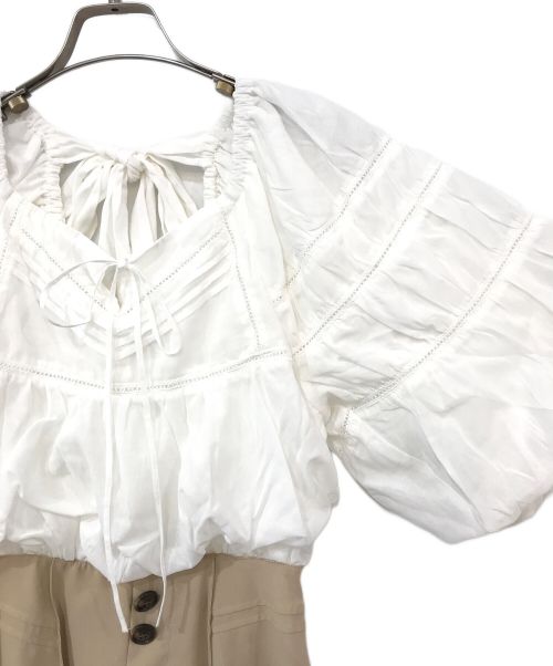 HER LIP TO（ハーリップトゥ）Her lip to (ハーリップトゥ) 2Way Back Ribbon Romper ホワイト×ベージュ サイズ:Mの古着・服飾アイテム