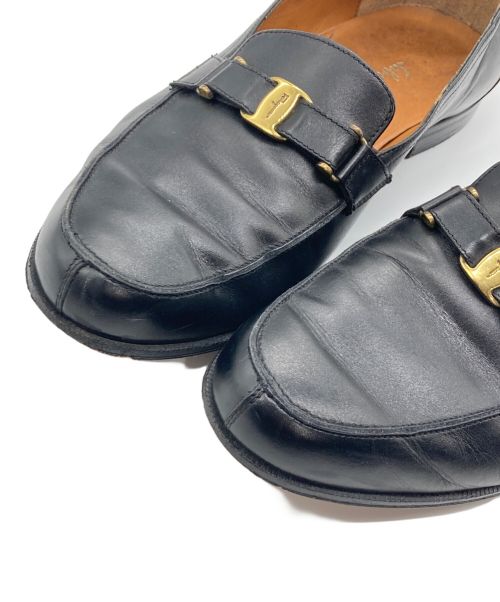 Salvatore Ferragamo（サルヴァトーレ フェラガモ）Salvatore Ferragamo (サルヴァトーレ フェラガモ) ヴァラローファー ブラック サイズ:7Dの古着・服飾アイテム