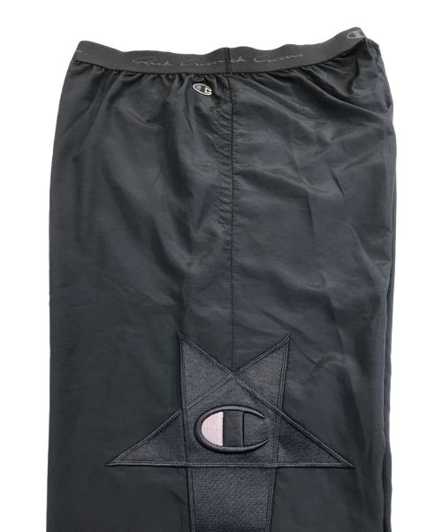 RICK OWENS（リックオウエンス）RICK OWENS (リックオウエンス) Champion (チャンピオン) ナイロントラックパンツ ブラック サイズ:Mの古着・服飾アイテム