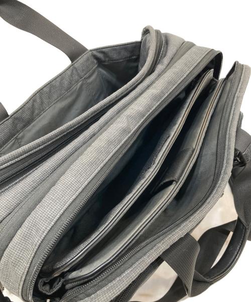 TUMI（トゥミ）TUMI (トゥミ) ORGANIZER PORTFOLIO グレーの古着・服飾アイテム