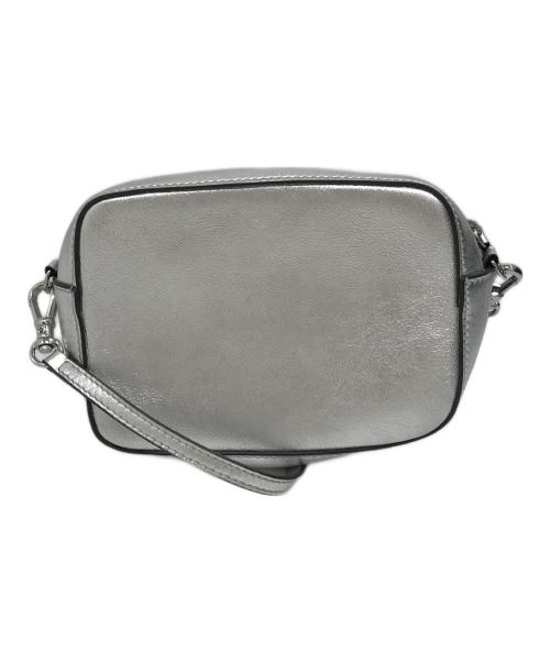 J&M DAVIDSON（ジェイ＆エム デヴィッドソン）J&M DAVIDSON (ジェイ＆エム デヴィッドソン) LIPSTICK POCHETTE WITH STUDS/リップスティックポシェットウィズスタッズ シルバー(色)の古着・服飾アイテム