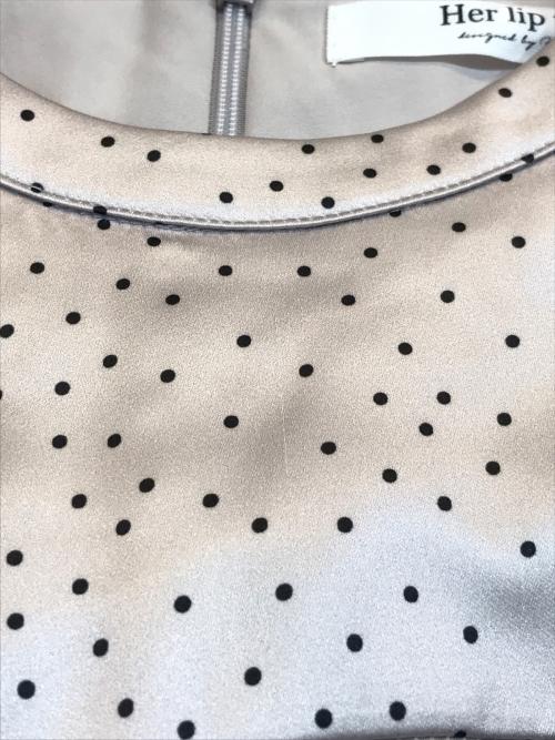 HER LIP TO（ハーリップトゥ）HER LIP TO (ハーリップトゥ) Date Night Polka-Dot Dress ベージュ サイズ:Mの古着・服飾アイテム