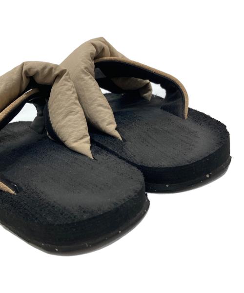 THE NORTHFACE PURPLELABEL（ザ・ノースフェイス パープルレーベル）THE NORTHFACE PURPLELABEL (ザ・ノースフェイス パープルレーベル) Lounge Nuptse Sandal ベージュ サイズ:24cmの古着・服飾アイテム