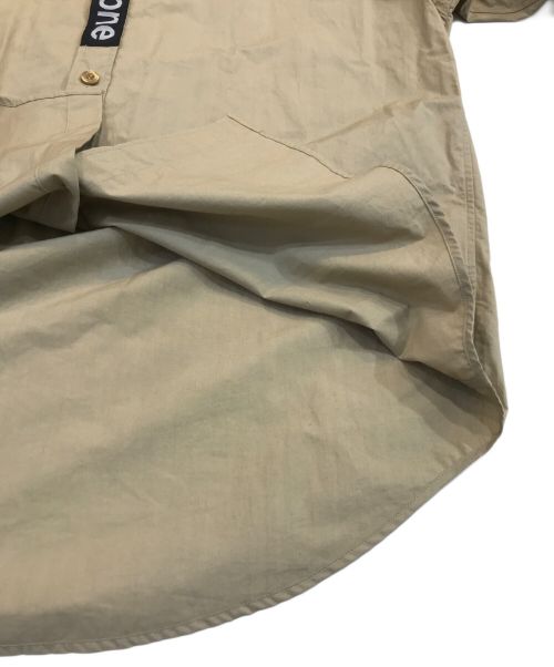 WTAPS（ダブルタップス）WTAPS (ダブルタップス) UNDERCOVER (アンダーカバー) ONE ON ONEコラボシャツ ベージュ サイズ:Sの古着・服飾アイテム