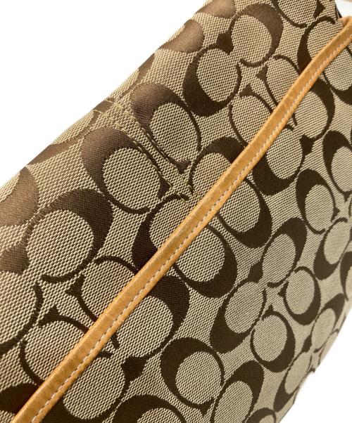 COACH（コーチ）COACH (コーチ) シグネチャーキャンバスショルダーバッグ ベージュの古着・服飾アイテム