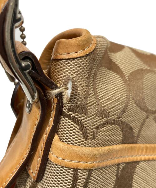 COACH（コーチ）COACH (コーチ) シグネチャーキャンバスショルダーバッグ ベージュの古着・服飾アイテム