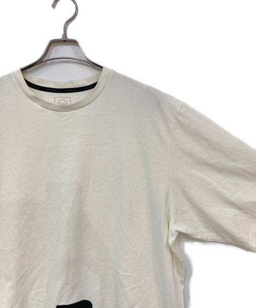 F.C.R.B.（エフシーレアルブリストル）F.C.R.B. (エフシーレアルブリストル) SIDE LOGO TEE ホワイト サイズ:XLの古着・服飾アイテム