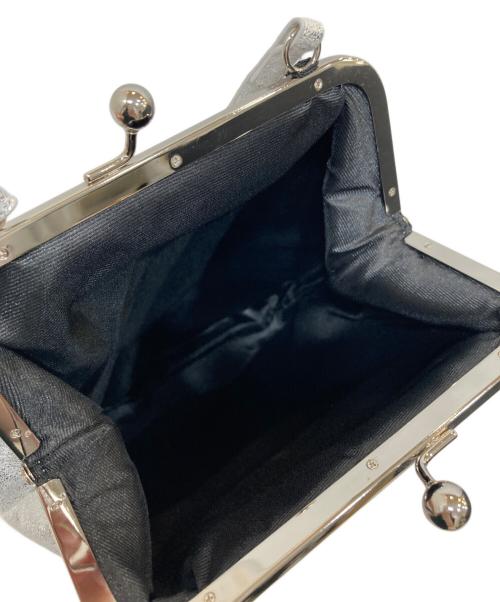 glamb（グラム）glamb (グラム) Snap Lock Sacoche Bag/スナップロックサコッシュバッグ シルバーの古着・服飾アイテム