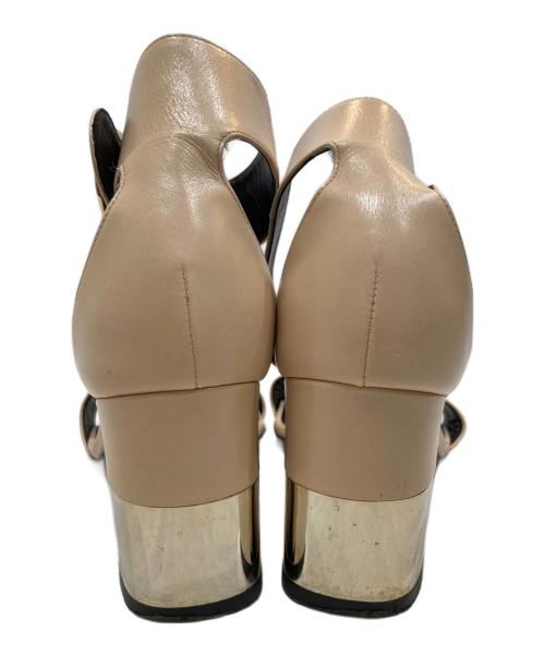 Roger Vivier（ロジェ ヴィヴィエ）Roger Vivier (ロジェ ヴィヴィエ) サンダル ベージュ サイズ:36　1/2の古着・服飾アイテム