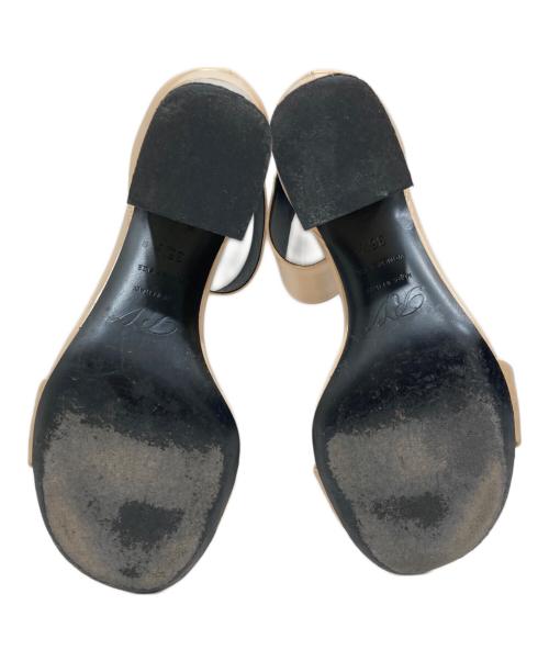Roger Vivier（ロジェ ヴィヴィエ）Roger Vivier (ロジェ ヴィヴィエ) サンダル ベージュ サイズ:36　1/2の古着・服飾アイテム