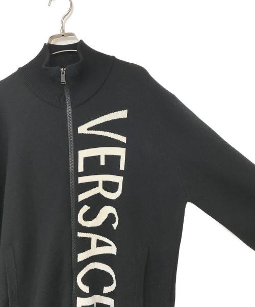 VERSACE（ヴェルサーチェ）VERSACE (ヴェルサーチ) ウール バックメデューサ ロゴ ジップアップ ニット ジャケット ブラック サイズ:50の古着・服飾アイテム