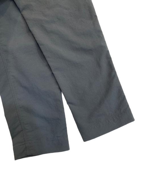 nanamica（ナナミカ）nanamica (ナナミカ) スラックス グレー サイズ:30の古着・服飾アイテム