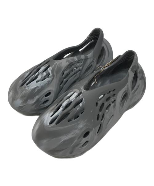 YEEZY（イージー）YEEZY (イージー) ラバーシューズ グレー サイズ:SIZE 26.5cmの古着・服飾アイテム