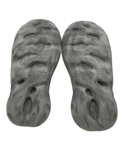 YEEZY（イージー）YEEZY (イージー) ラバーシューズ グレー サイズ:SIZE 26.5cmの古着・服飾アイテム