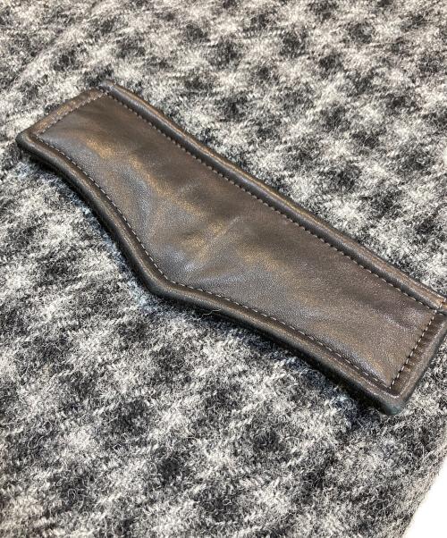 FLAT HEAD（フラット ヘッド）FLAT HEAD (フラット ヘッド) R.J.B (アールジェイビー) Harris Tweed (ハリスツイード) レザー切替ダッフルコート ブラック サイズ:40の古着・服飾アイテム