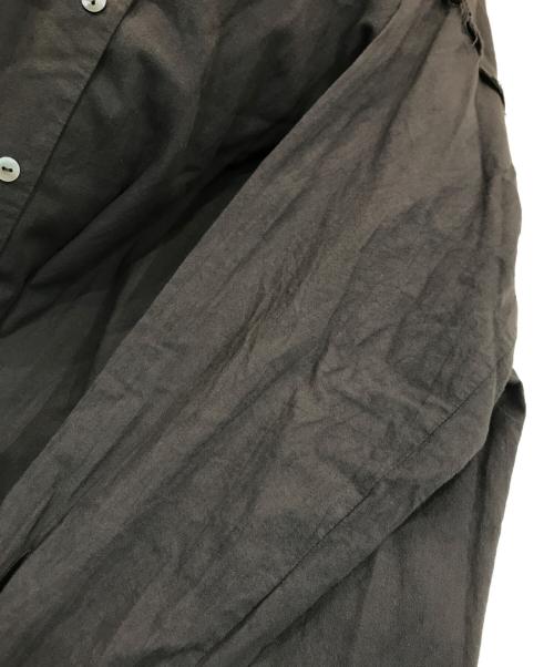 ikkuna/SUZUKI TAKAYUKI（イクナ/スズキタカユキ）ikkuna/SUZUKI TAKAYUKI (イクナ/スズキタカユキ) オーガニックコットンバックプリーツワンピース ブラウン サイズ:SIZE 1の古着・服飾アイテム