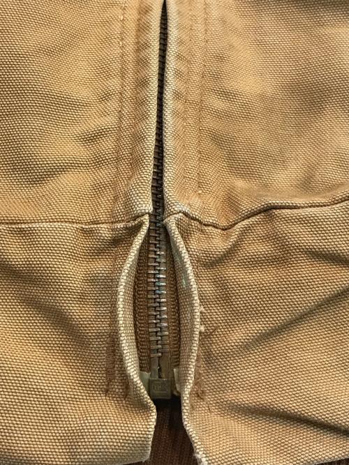 CarHartt（カーハート）CarHartt (カーハート) アクティブジャケット ベージュ サイズ:XLの古着・服飾アイテム