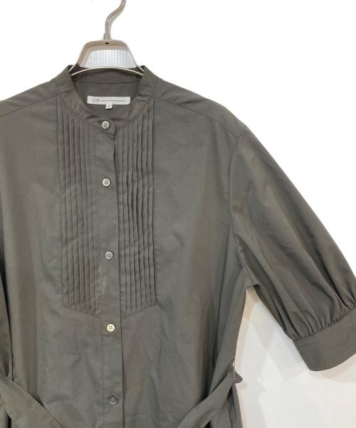 23区（ニジュウサンク）23区 (ニジュウサンク) プレーンストレッチタフタ シャツ ワンピース グレー サイズ:38の古着・服飾アイテム