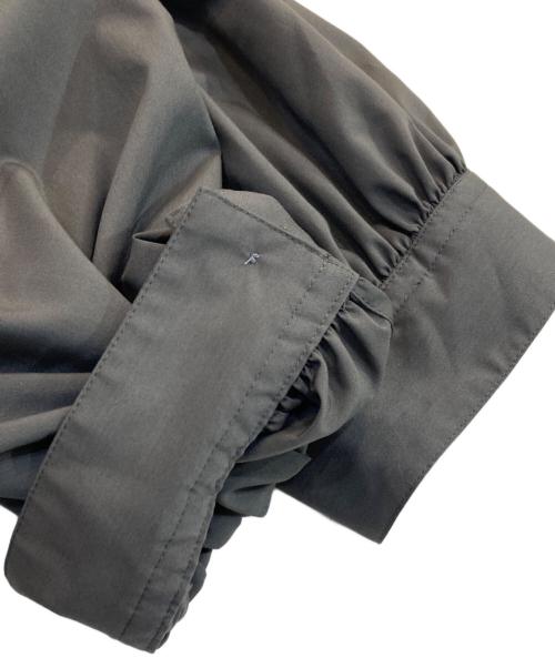 23区（ニジュウサンク）23区 (ニジュウサンク) プレーンストレッチタフタ シャツ ワンピース グレー サイズ:38の古着・服飾アイテム