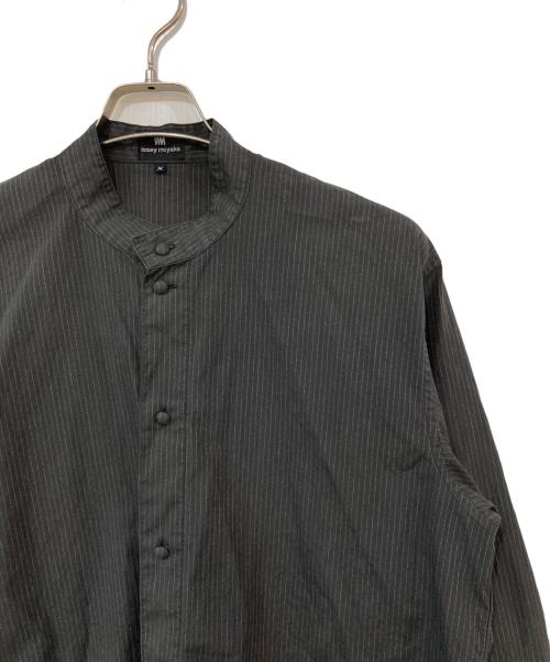 ISSEY MIYAKE（イッセイミヤケ）ISSEY MIYAKE (イッセイミヤケ) バンドカラーシャツ ブラック サイズ:SIZE Mの古着・服飾アイテム