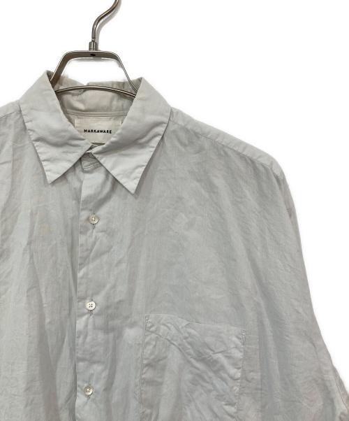 MARKAWARE（マーカウェア）MARKAWARE (マーカウェア) COMFORT FIT SHIRTS SOKTAS ORGANIC COTTON POPLIN/コンフォートフィットシャツソクタスオーガニックコットンポプリン グレー サイズ:SIZE 2の古着・服飾アイテム