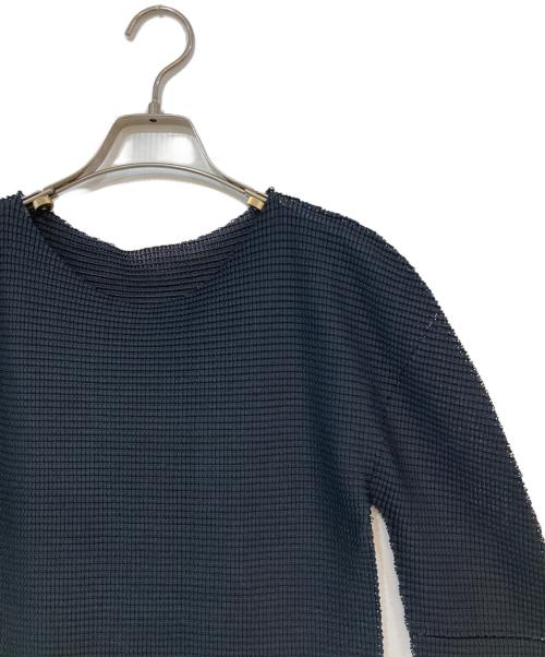 ISSEY MIYAKE me（イッセイ ミヤケ ミー）ISSEY MIYAKE me (イッセイ ミヤケ ミー) プリーツカットソー ブラック サイズ:-の古着・服飾アイテム