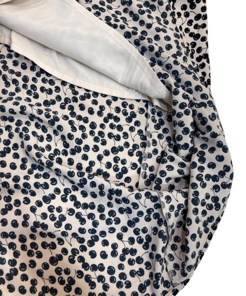 HER LIP TO（ハーリップトゥ）HER LIP TO (ハーリップトゥ) Cherry Pattern Cache-Coeur One-Piece/チェリーパターンカシュクールワンピース ベージュ サイズ:Mの古着・服飾アイテム