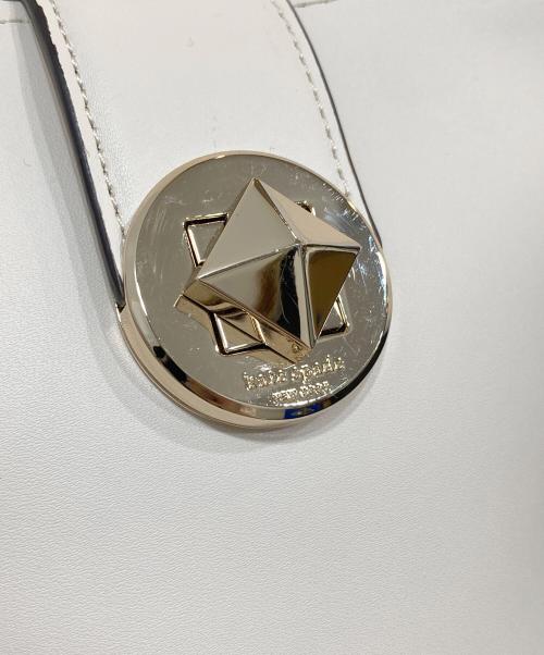 Kate Spade（ケイトスペード）Kate Spade (ケイトスペード) オードリー ミニ バケット アイボリーの古着・服飾アイテム