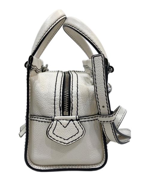 Marc by Marc Jacobs（マークバイマークジェイコブス）Marc by Marc Jacobs (マークバイマークジェイコブス) 2WAYショルダーバッグ ホワイトの古着・服飾アイテム
