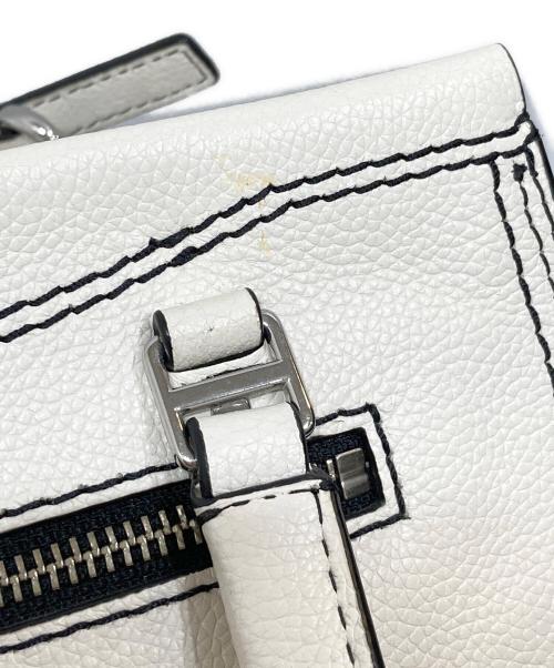 Marc by Marc Jacobs（マークバイマークジェイコブス）Marc by Marc Jacobs (マークバイマークジェイコブス) 2WAYショルダーバッグ ホワイトの古着・服飾アイテム