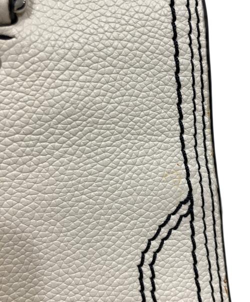 Marc by Marc Jacobs（マークバイマークジェイコブス）Marc by Marc Jacobs (マークバイマークジェイコブス) 2WAYショルダーバッグ ホワイトの古着・服飾アイテム