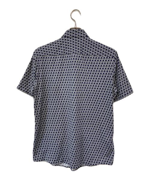 BOSS（ボス）BOSS (ボス) 総柄シャツ ネイビー×ホワイト サイズ:SIZE Mの古着・服飾アイテム