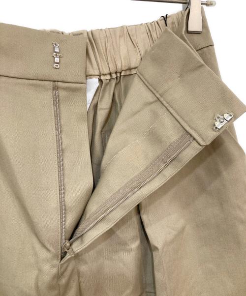 &ellecy（アンドエルシー）&ellecy (アンドエルシー) タックチノトラウザー ベージュ サイズ:SIZE Mの古着・服飾アイテム
