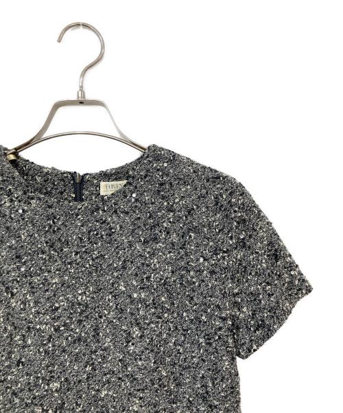 FOXEY NEWYORK（フォクシーニューヨーク）FOXEY NEWYORK (フォクシーニューヨーク) ビジュー装飾ワンピース グレー サイズ:SIZE 38の古着・服飾アイテム