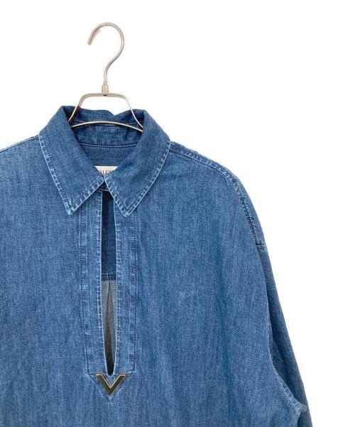 VALENTINO（ヴァレンティノ）VALENTINO (ヴァレンティノ) VGOLD DENIM DRESS/Vゴールドデニムドレス インディゴ サイズ:SIZE 40の古着・服飾アイテム