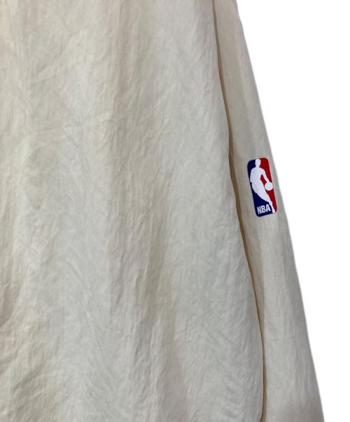 NIKE（ナイキ）NIKE (ナイキ) FEAR OF GOD (フィア・オブ・ゴッド) NRG W BASKETBALL JACKE アイボリー サイズ:XLの古着・服飾アイテム