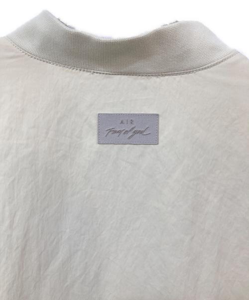 NIKE（ナイキ）NIKE (ナイキ) FEAR OF GOD (フィア・オブ・ゴッド) NRG W BASKETBALL JACKE アイボリー サイズ:XLの古着・服飾アイテム