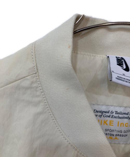 NIKE（ナイキ）NIKE (ナイキ) FEAR OF GOD (フィア・オブ・ゴッド) NRG W BASKETBALL JACKE アイボリー サイズ:XLの古着・服飾アイテム