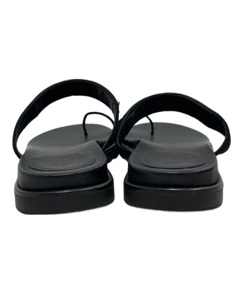 il Sandalo（イルサンダロ）il Sandalo (イルサンダロ) ゴールドプレートサムループサンダル ブラック サイズ:SIZE 39の古着・服飾アイテム