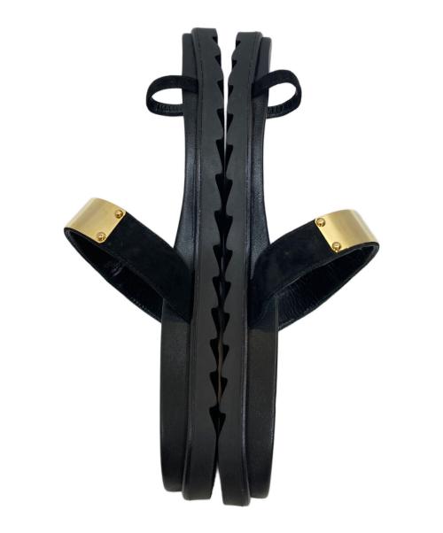 il Sandalo（イルサンダロ）il Sandalo (イルサンダロ) ゴールドプレートサムループサンダル ブラック サイズ:SIZE 39の古着・服飾アイテム