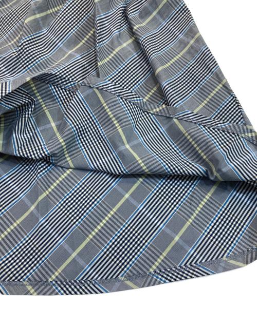 BURBERRY BLUE LABEL（バーバリーロンドンブルーレーベル）BURBERRY BLUE LABEL (バーバリーロンドンブルーレーベル) ノースリーブワンピース グレー サイズ:38の古着・服飾アイテム