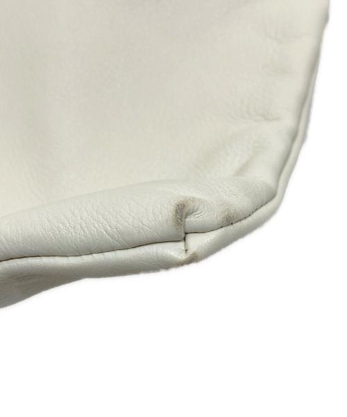 THE ROW（ザ ロウ）THE ROW (ザ ロウ) フォンショルダーバッグ ホワイトの古着・服飾アイテム