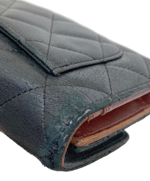 CHANEL（シャネル）CHANEL (シャネル) マトラッセ ラムスキン 3つ折り財布 ブラックの古着・服飾アイテム