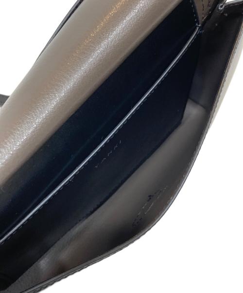 YAHKI（ヤーキ）YAHKI (ヤーキ) フラップレザーショルダーバッグ ブラックの古着・服飾アイテム