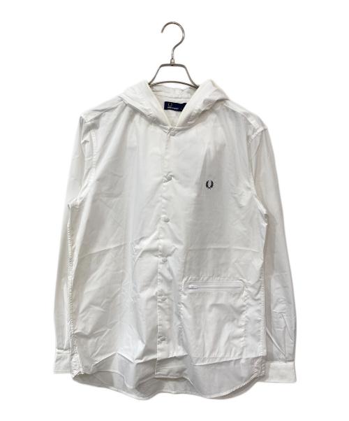 FRED PERRY（フレッドペリー）FRED PERRY (フレッドペリー) スナップパッチフーディ ホワイト サイズ:SIZE Lの古着・服飾アイテム