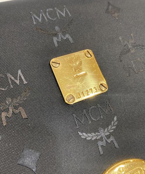 MCM（エムシーエム）MCM (エムシーエム) 総柄ショルダーバッグ ブラックの古着・服飾アイテム