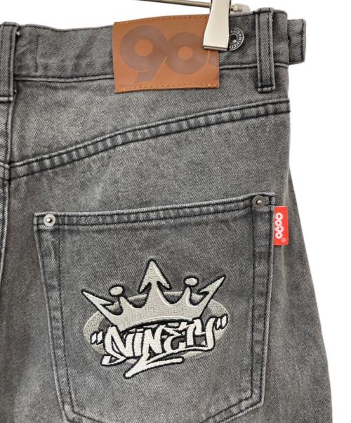 9090（9090）9090 (9090) King Logo Wide Tuck Denim Pants/キングロゴワイドタックデニムパンツ グレー サイズ:SIZE Mの古着・服飾アイテム