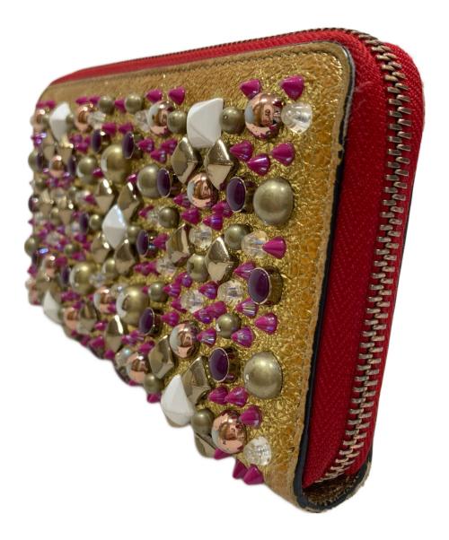 Christian Louboutin（クリスチャン・ルブタン）Christian Louboutin (クリスチャン・ルブタン) バネトーネマルチスタッズラウンドジップウォレット ゴールドの古着・服飾アイテム