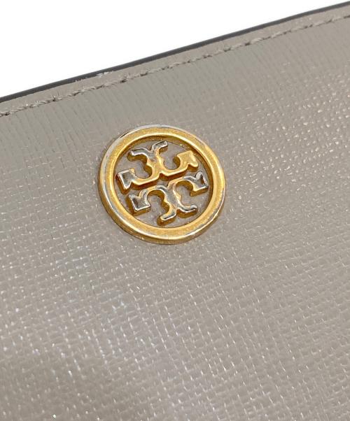 TORY BURCH（トリーバーチ）TORY BURCH (トリーバーチ) ロビンソンビジネスカードケース グレーの古着・服飾アイテム