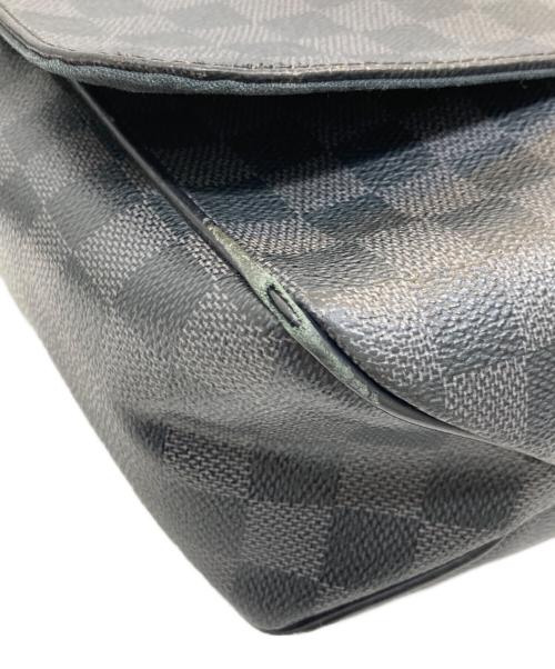 LOUIS VUITTON（ルイ ヴィトン）LOUIS VUITTON (ルイ ヴィトン) ダミエ・グラフィット PVC ショルダーバッグ ブラックの古着・服飾アイテム